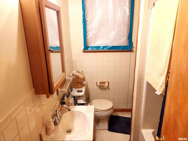 $72,500 | 828 South McArthur Street, Macomb, IL 61455