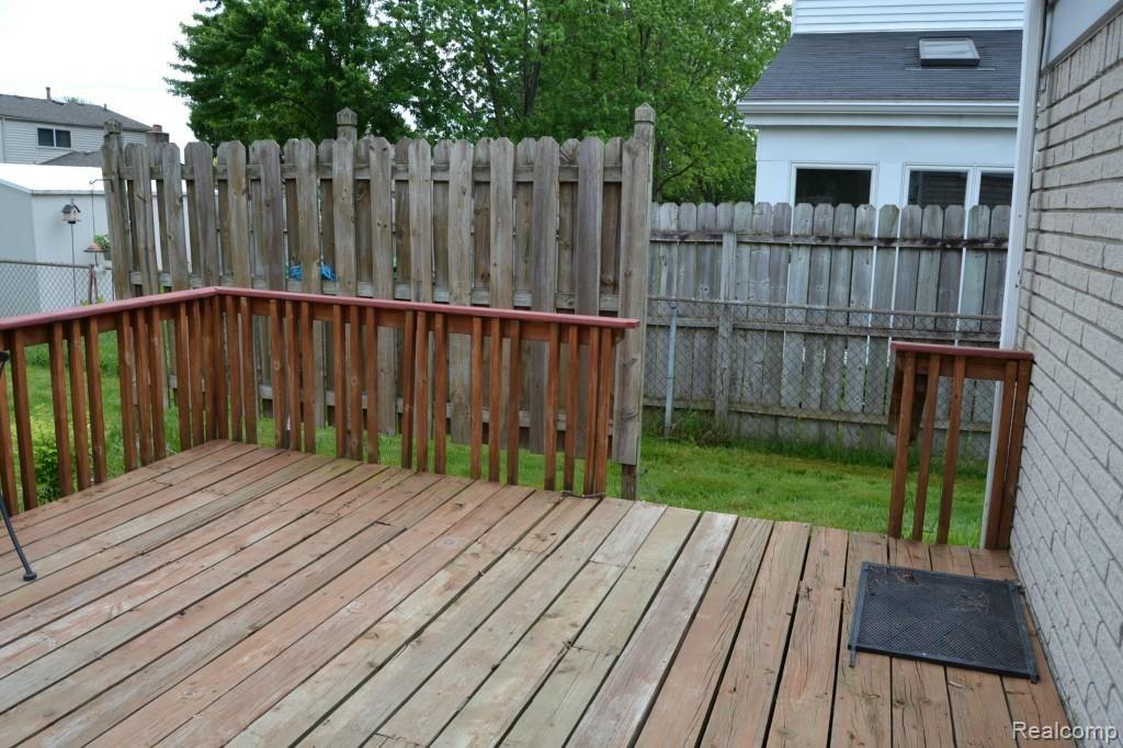 1734 Ranier Street Canton, MI 48187 - Photo 19 of 20 Deck 1