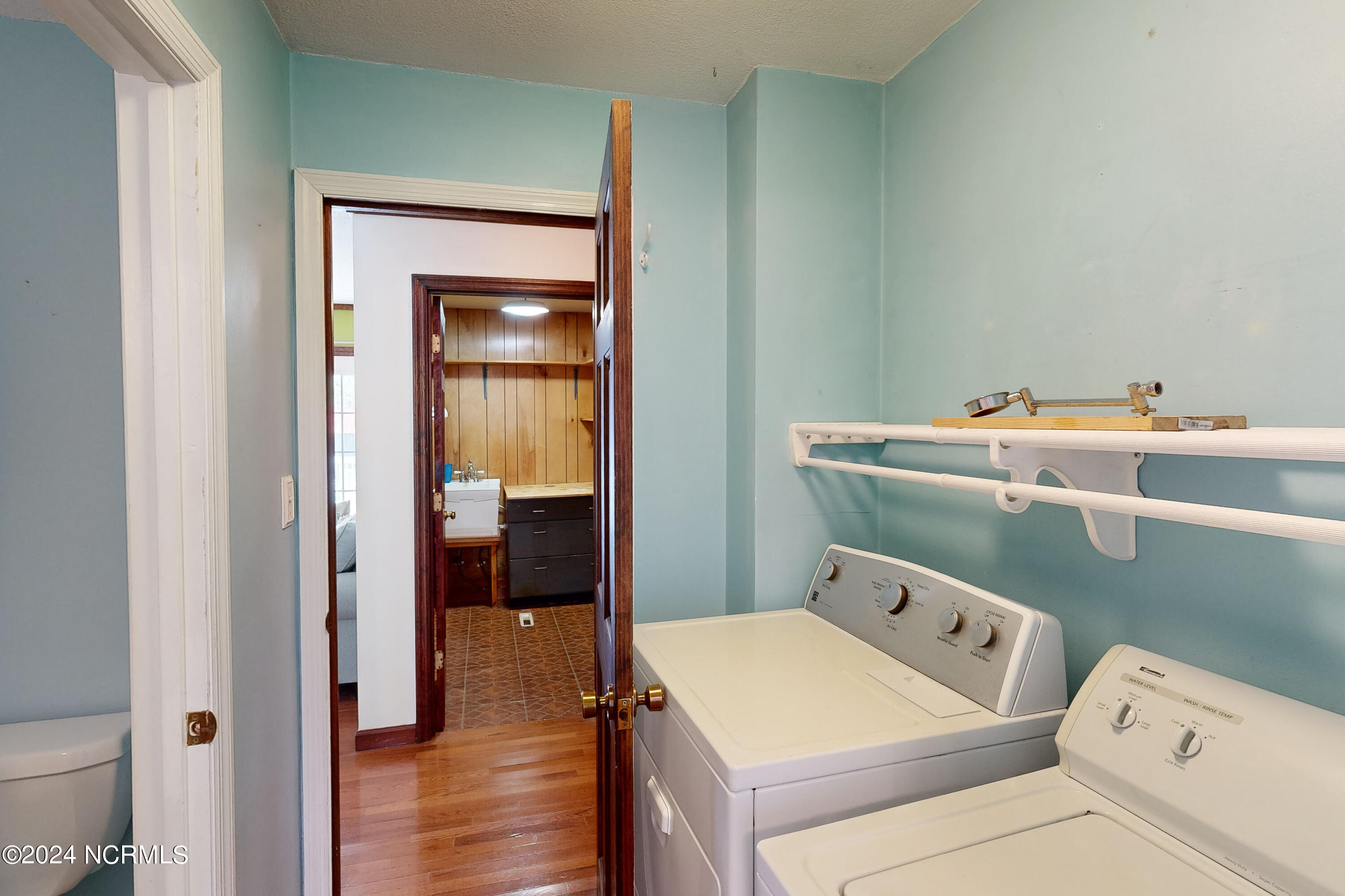 814 East Ocean Road Holly Ridge, NC 28445 - Photo 26 of 61 814 E Ocean - Interiors_6