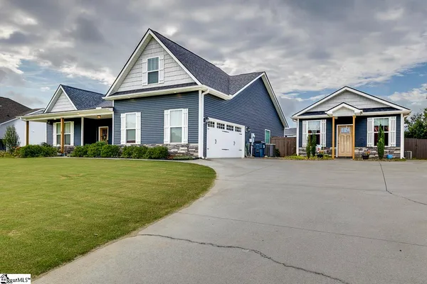$585,000 | 7 Judge Looper Court, Travelers Rest, SC 29690