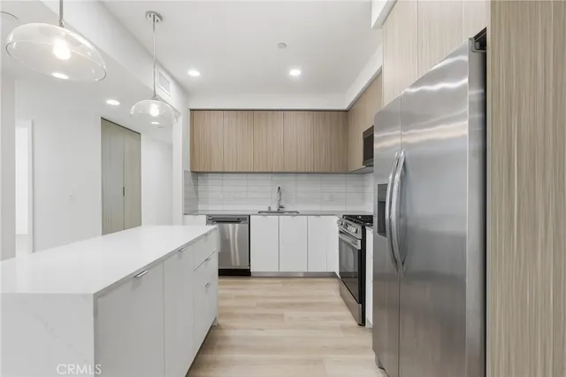 $5,900 | 12078 Guerin Street, Unit 207, Studio City, CA 91604