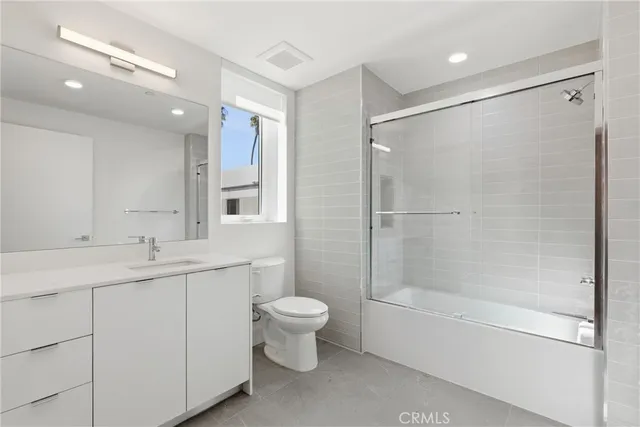 $5,900 | 12078 Guerin Street, Unit 207, Studio City, CA 91604