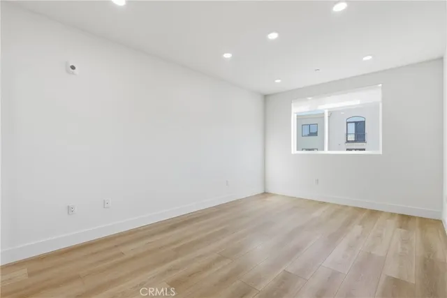 $5,900 | 12078 Guerin Street, Unit 207, Studio City, CA 91604