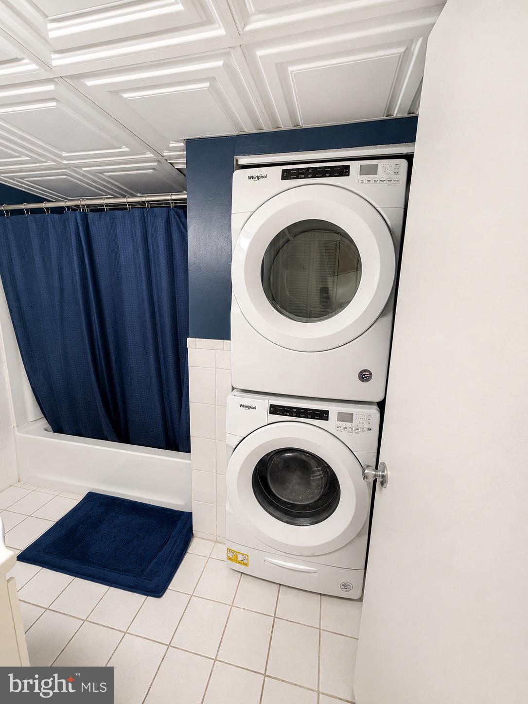 25 South Church Road, Unit 52 Maple Shade, NJ 08052 - Photo 7 of 10 a utility room with dryer and washer