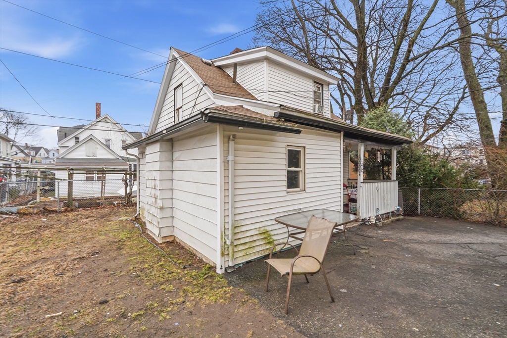 14 1/2 Hacker Street Worcester, MA 01603 - Photo 28 of 41
