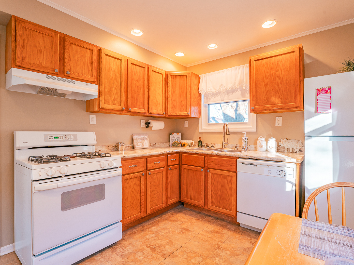 17537 Dundee Avenue Homewood, IL 60430 - Photo 13 of 31 Gallery Image 13