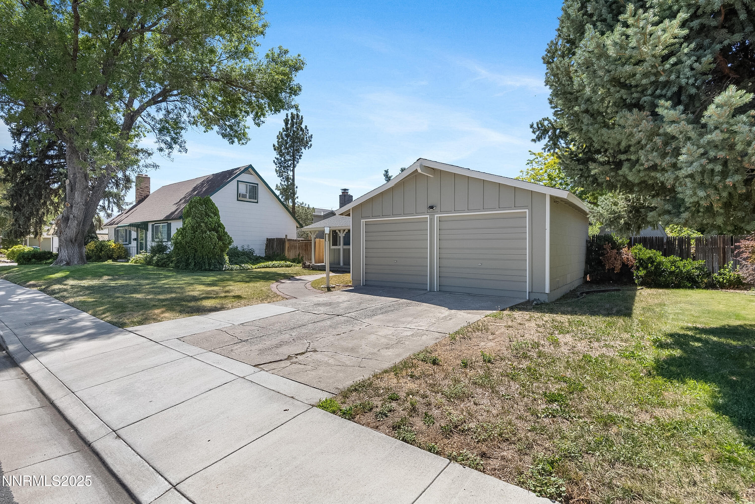 4571 Aster Drive Reno, NV 89502 - Photo 3 of 20 IMG_0012