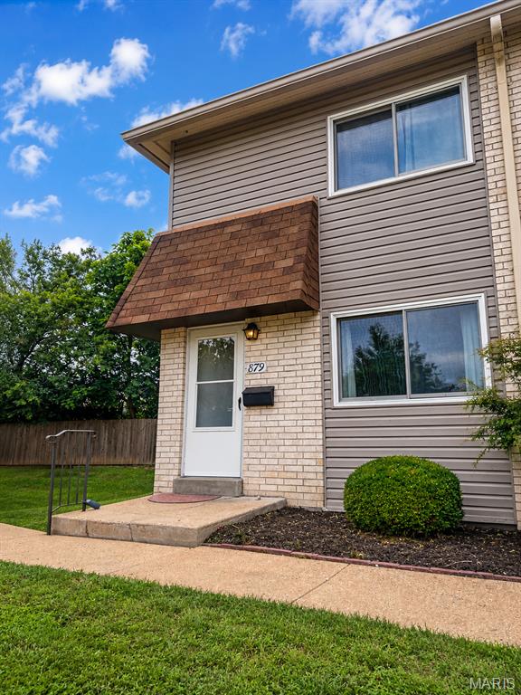 879 Portsdown Road Ballwin, MO 63011 - Photo 1 of 2