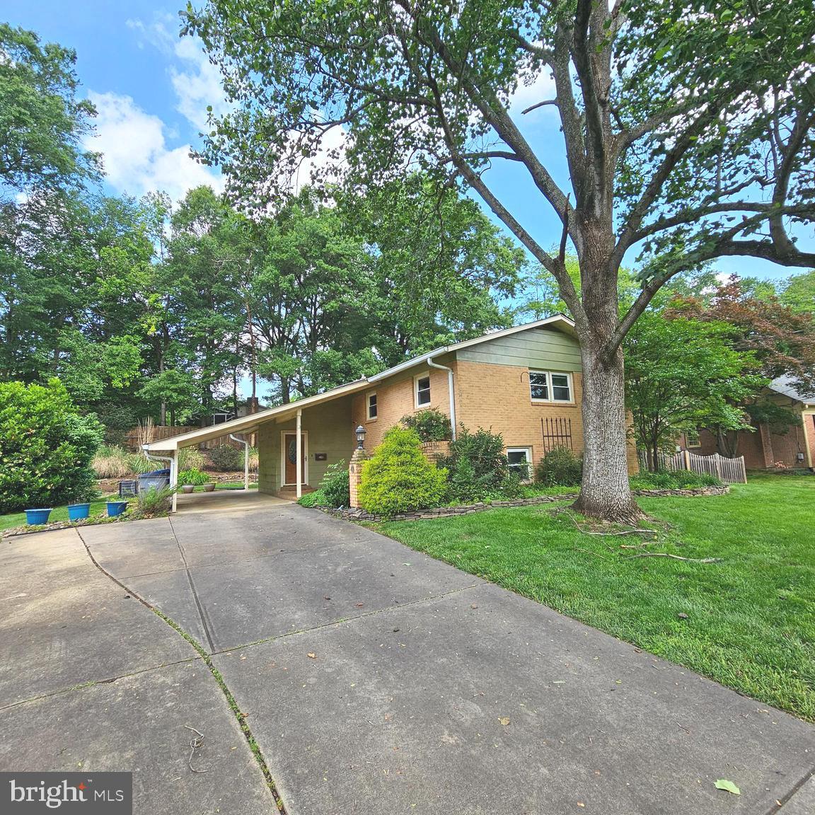 2512 Culpeper Road Alexandria, VA 22308 - Photo 2 of 36