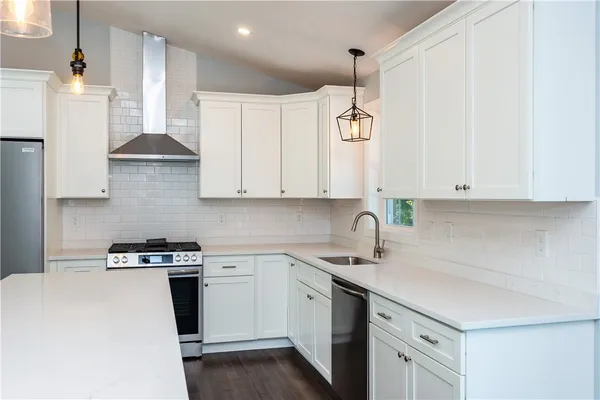 $599,900 | 21 Carlson Circle, West Warwick, RI 02893