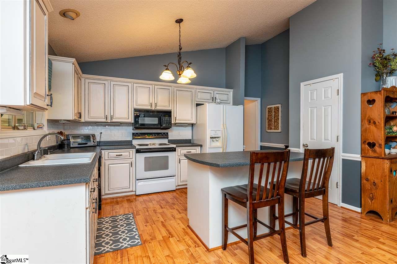 478 Tanyard Road Greenville, SC 29609 - Photo 6 of 25