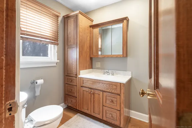 $675,000 | 38 Barnhill Road, Woodbury, CT 06798