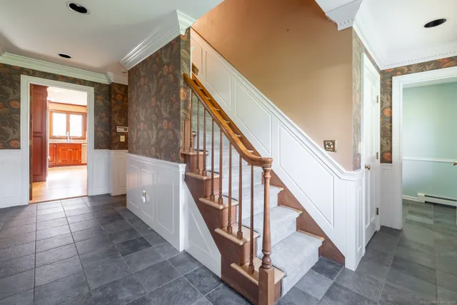 $675,000 | 38 Barnhill Road, Woodbury, CT 06798