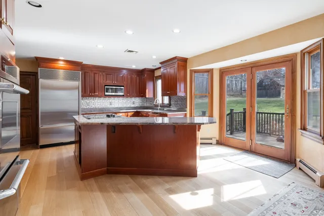 $675,000 | 38 Barnhill Road, Woodbury, CT 06798