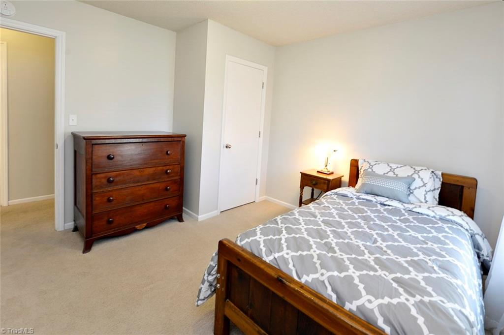 5686 Sweetbriar Road Pfafftown, NC 27040 - Photo 8 of 27 Gallery Image 8
