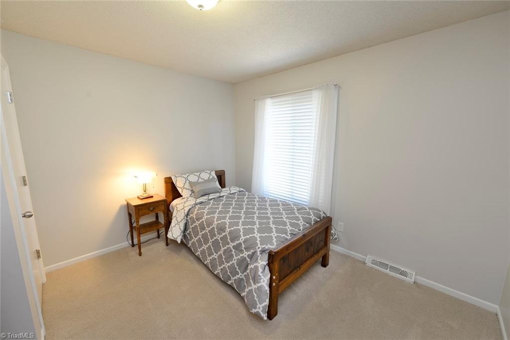 5686 Sweetbriar Road Pfafftown, NC 27040 - Photo 9 of 27 Gallery Image 9