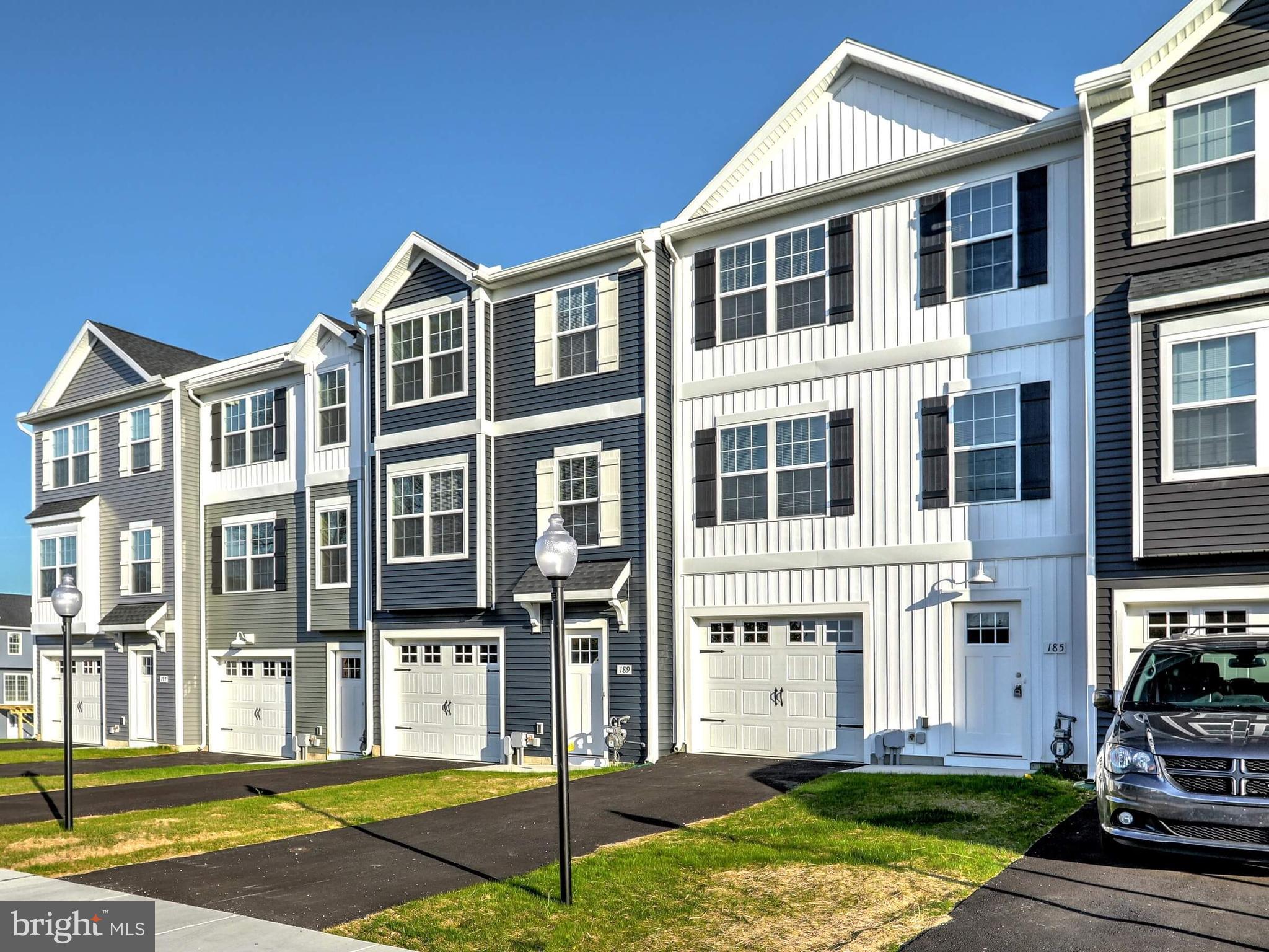 37 Deatrick Drive, Gettysburg, PA 17325 Compass