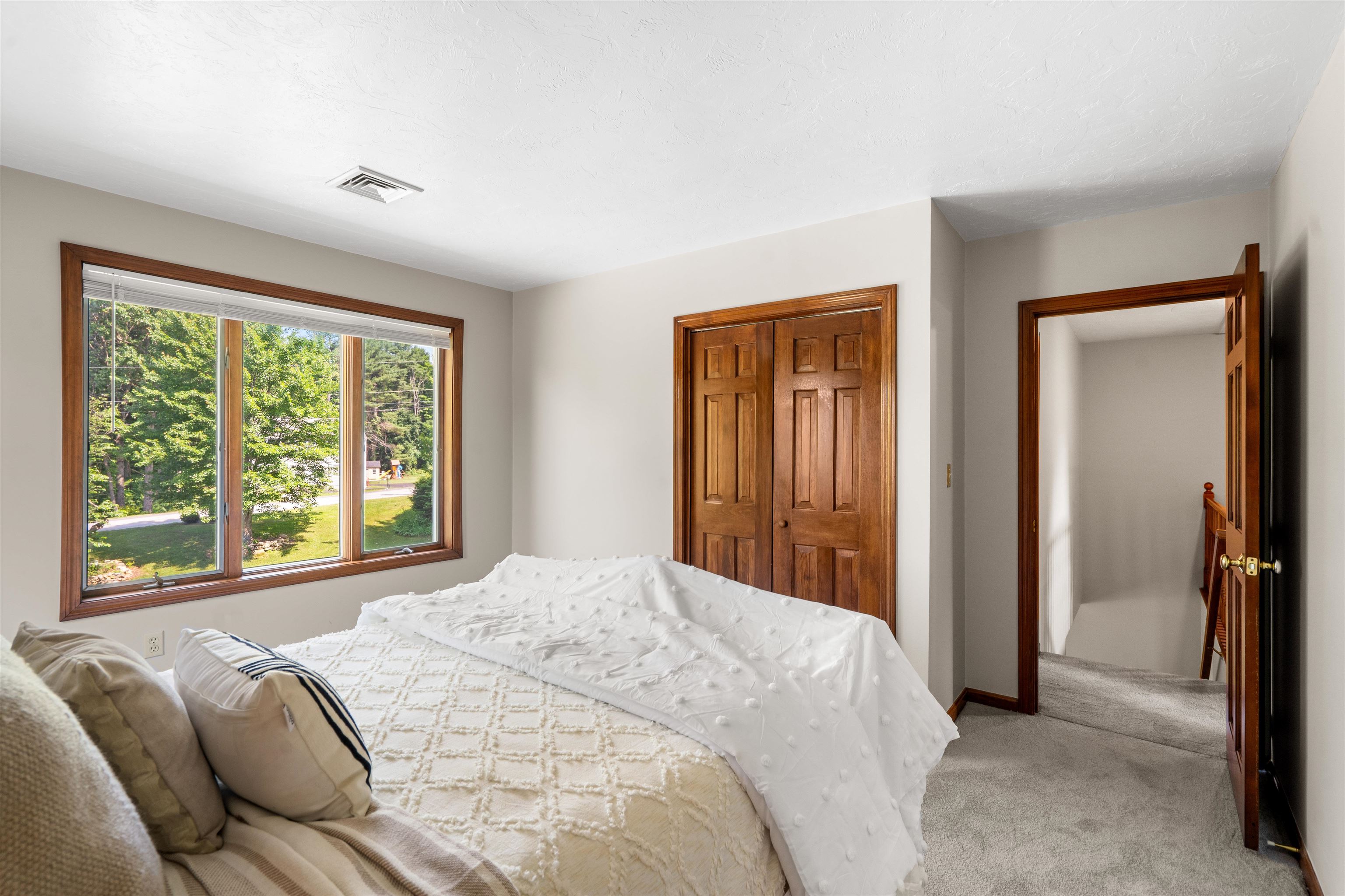 10 Roy Drive Hudson, NH 03051 - Photo 32 of 40