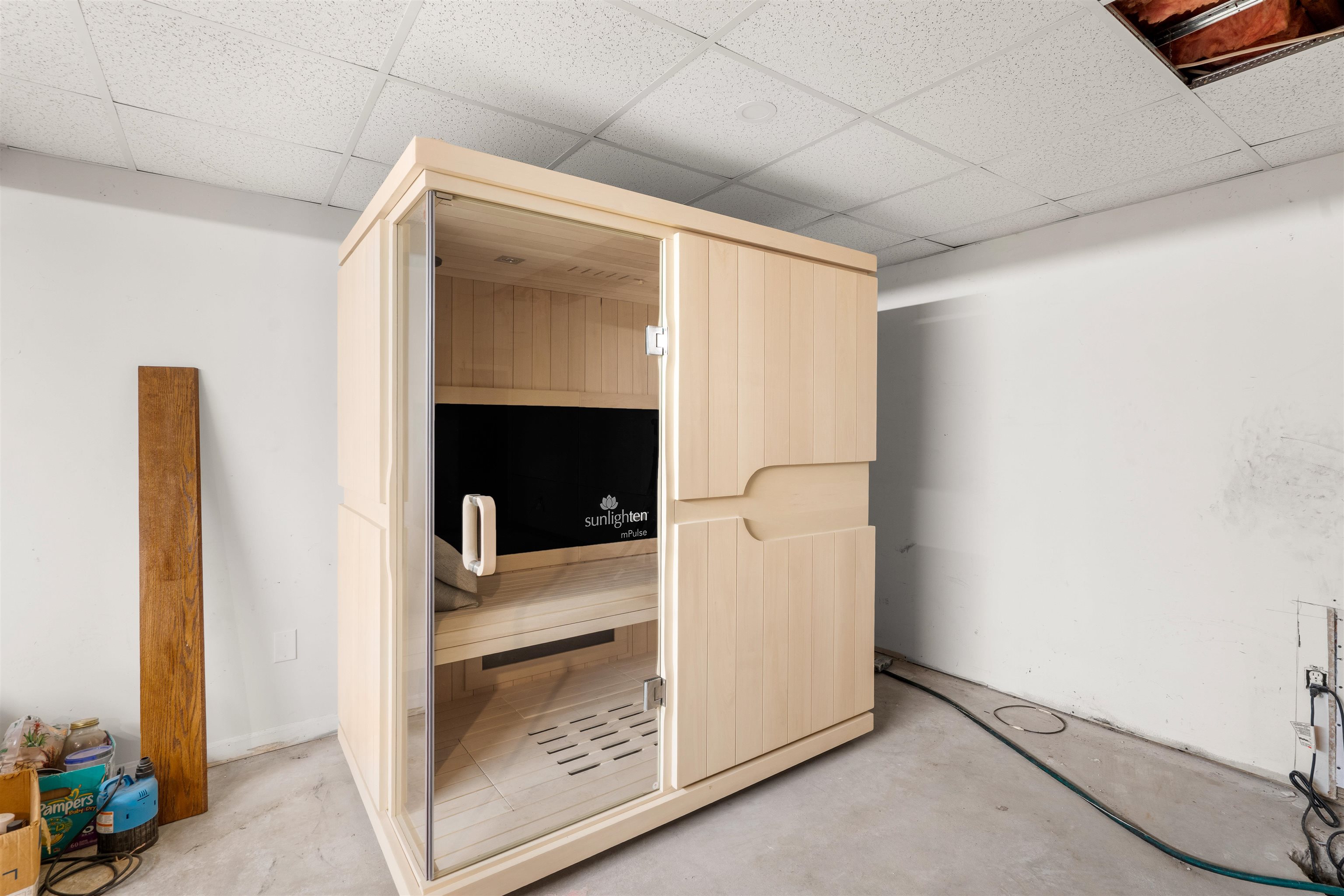 10 Roy Drive Hudson, NH 03051 - Photo 36 of 40