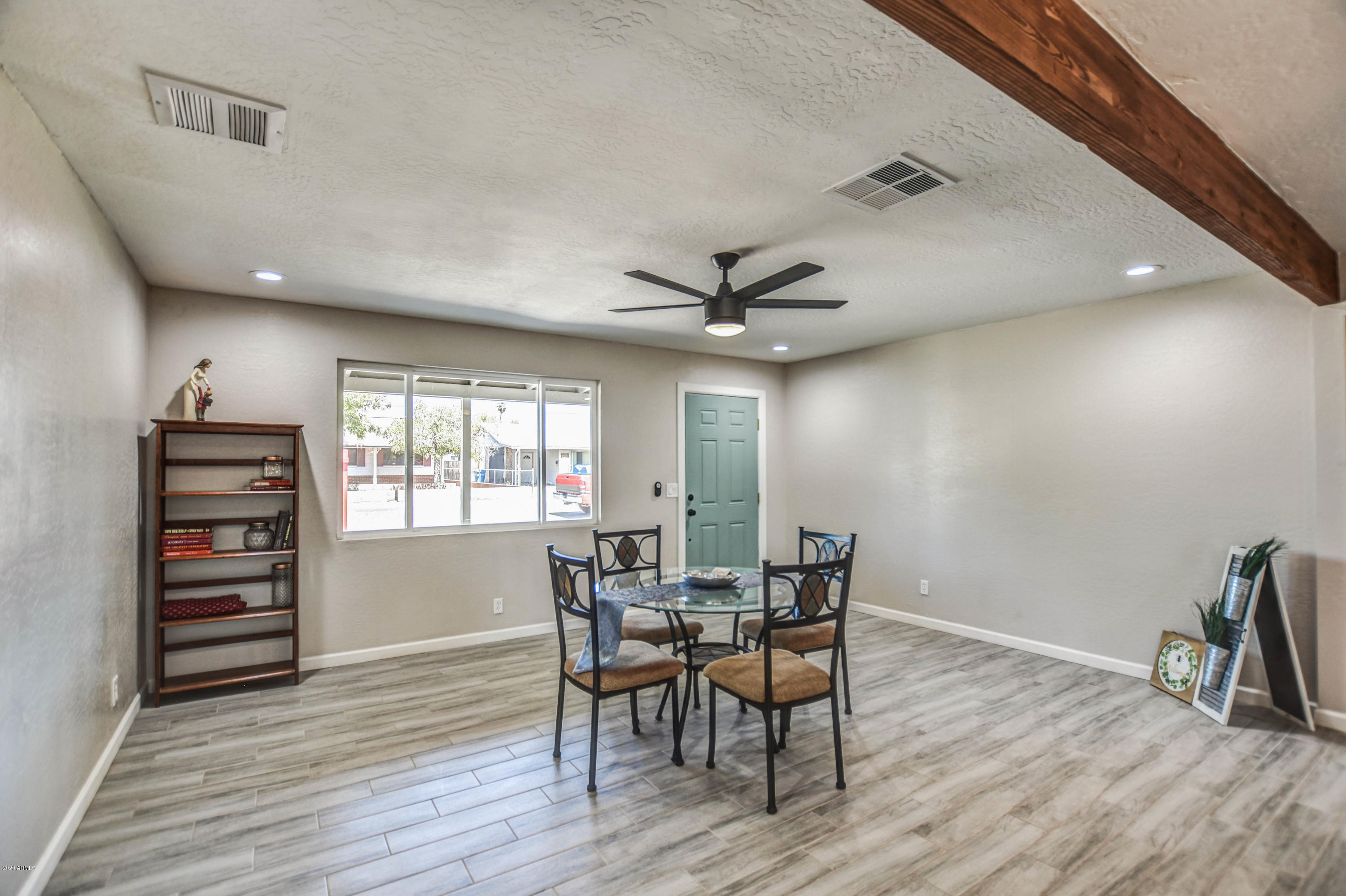 3243 West Wethersfield Road Phoenix, AZ 85029 - Photo 12 of 28 LIVING 2