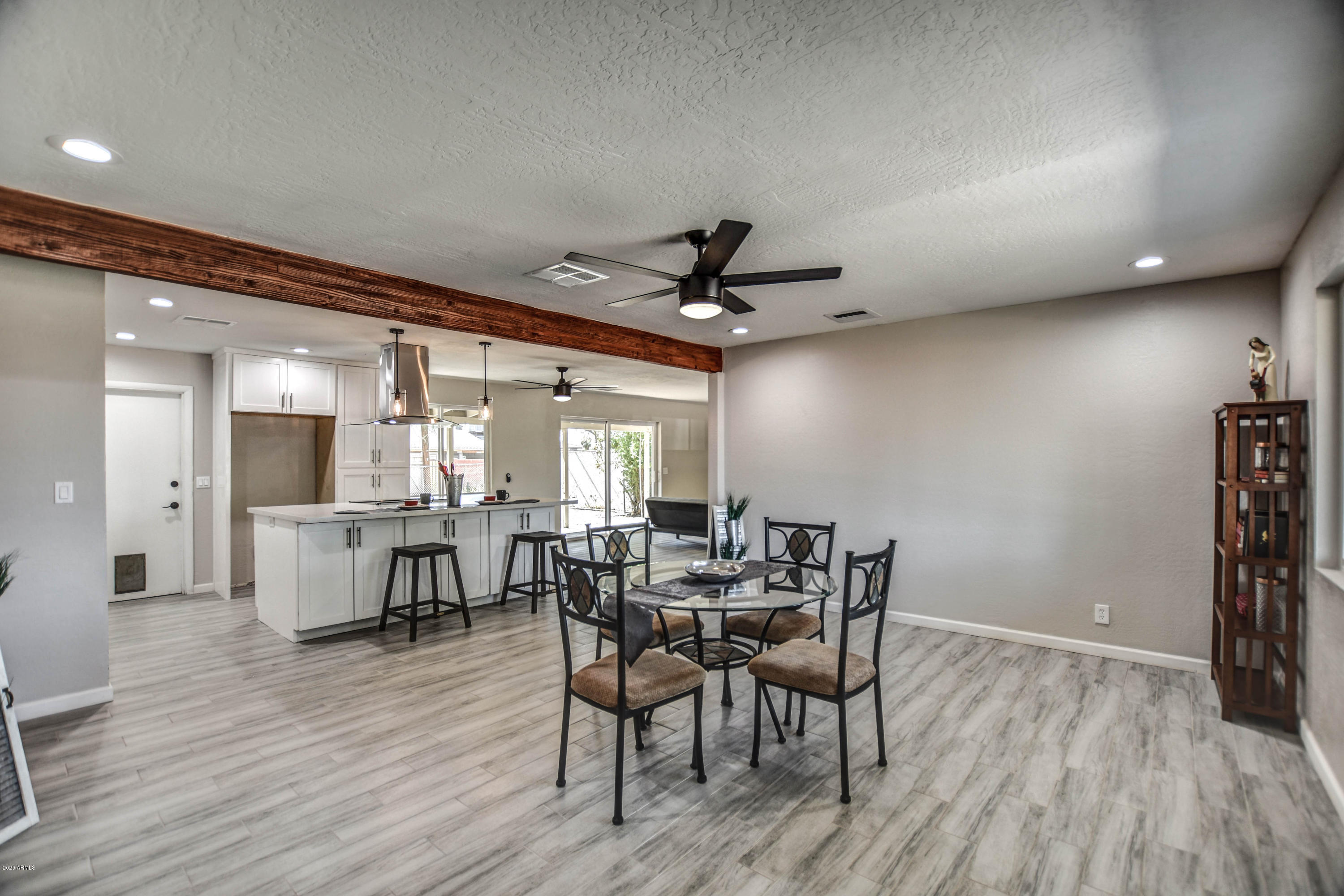 3243 West Wethersfield Road Phoenix, AZ 85029 - Photo 13 of 28 LIVING 4