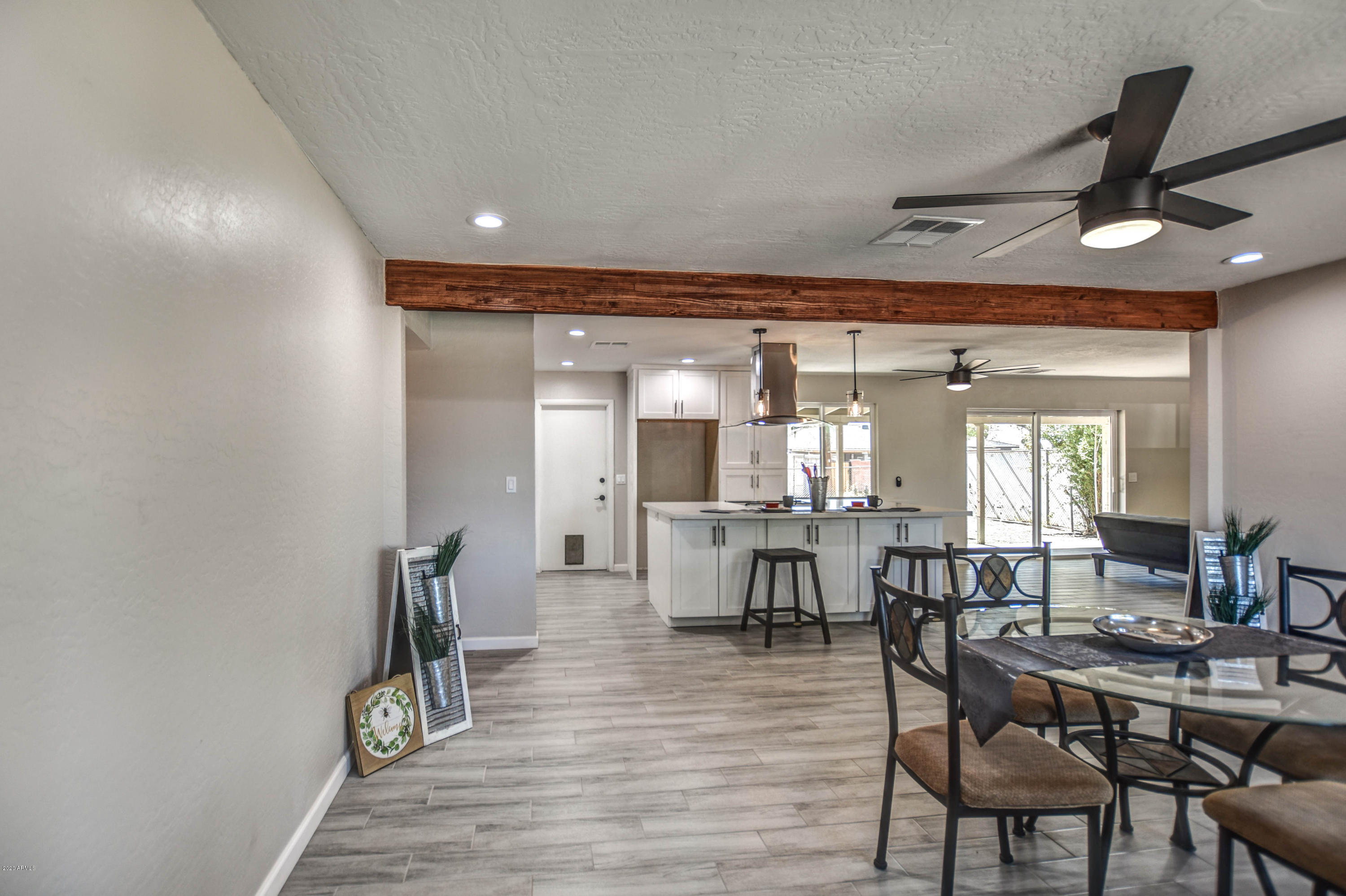 3243 West Wethersfield Road Phoenix, AZ 85029 - Photo 14 of 28 ENTRY 1