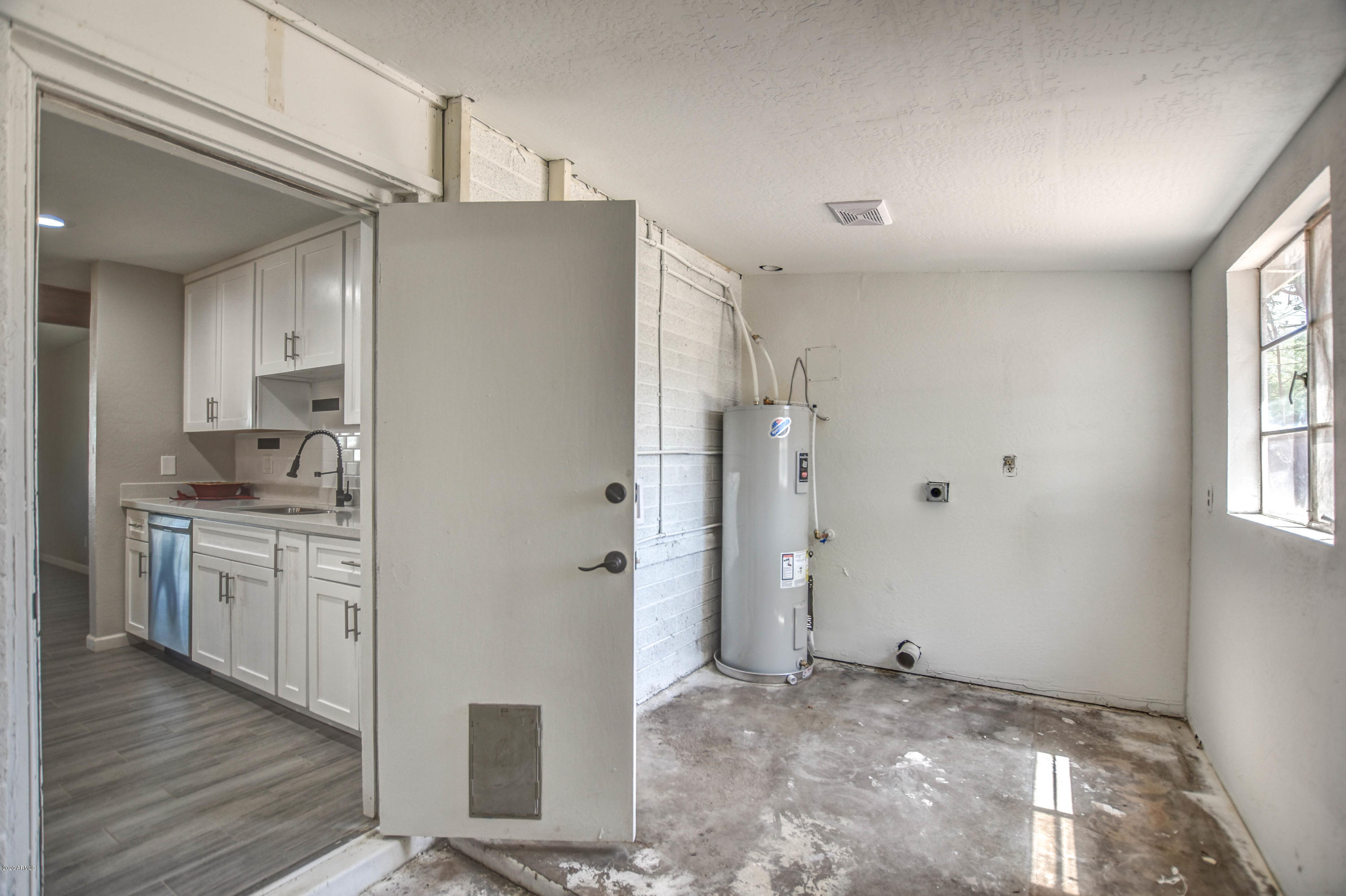 3243 West Wethersfield Road Phoenix, AZ 85029 - Photo 23 of 28 LAUNDRY