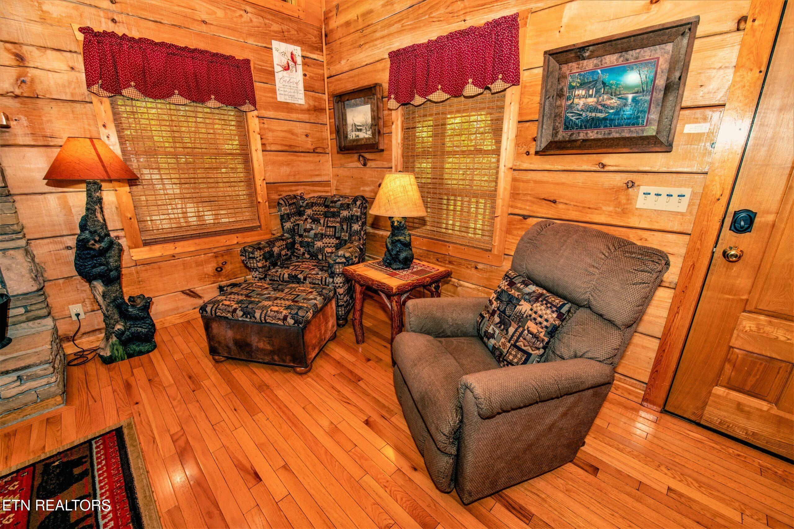 813 Lloyd Huskey Road Pigeon Forge, TN 37863 - Photo 15 of 18 pr33-scaled
