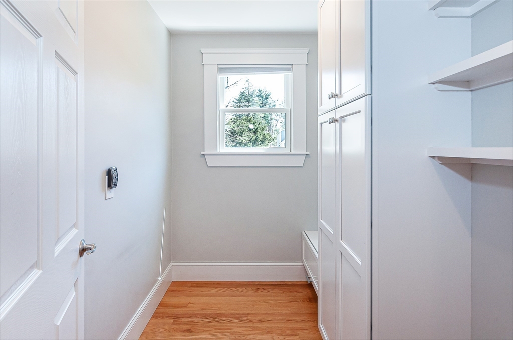 501 Point Road Marion, MA 02738 - Photo 18 of 42 walk in closet with window