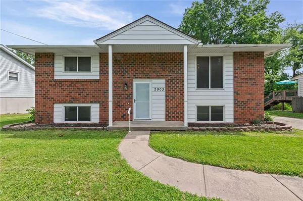$295,000 | 2903 Northeast 56 Terrace, Gladstone, MO 64119
