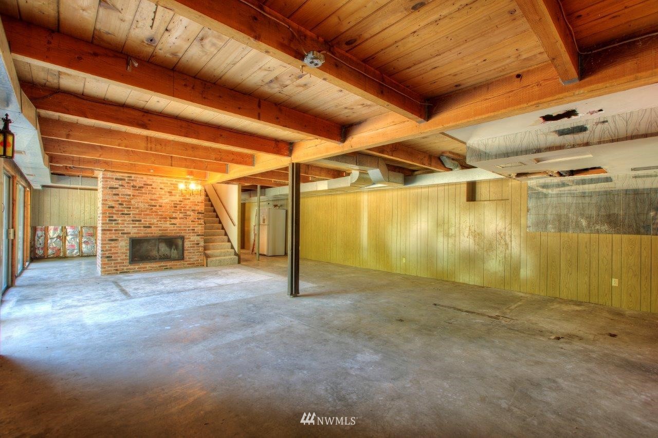 22004 Southeast Bain Road Renton, WA 98058 - Photo 15 of 27 a view of an empty room