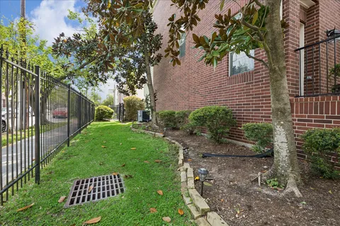 $365,000 | 3001 Austin Street, Houston, TX 77004