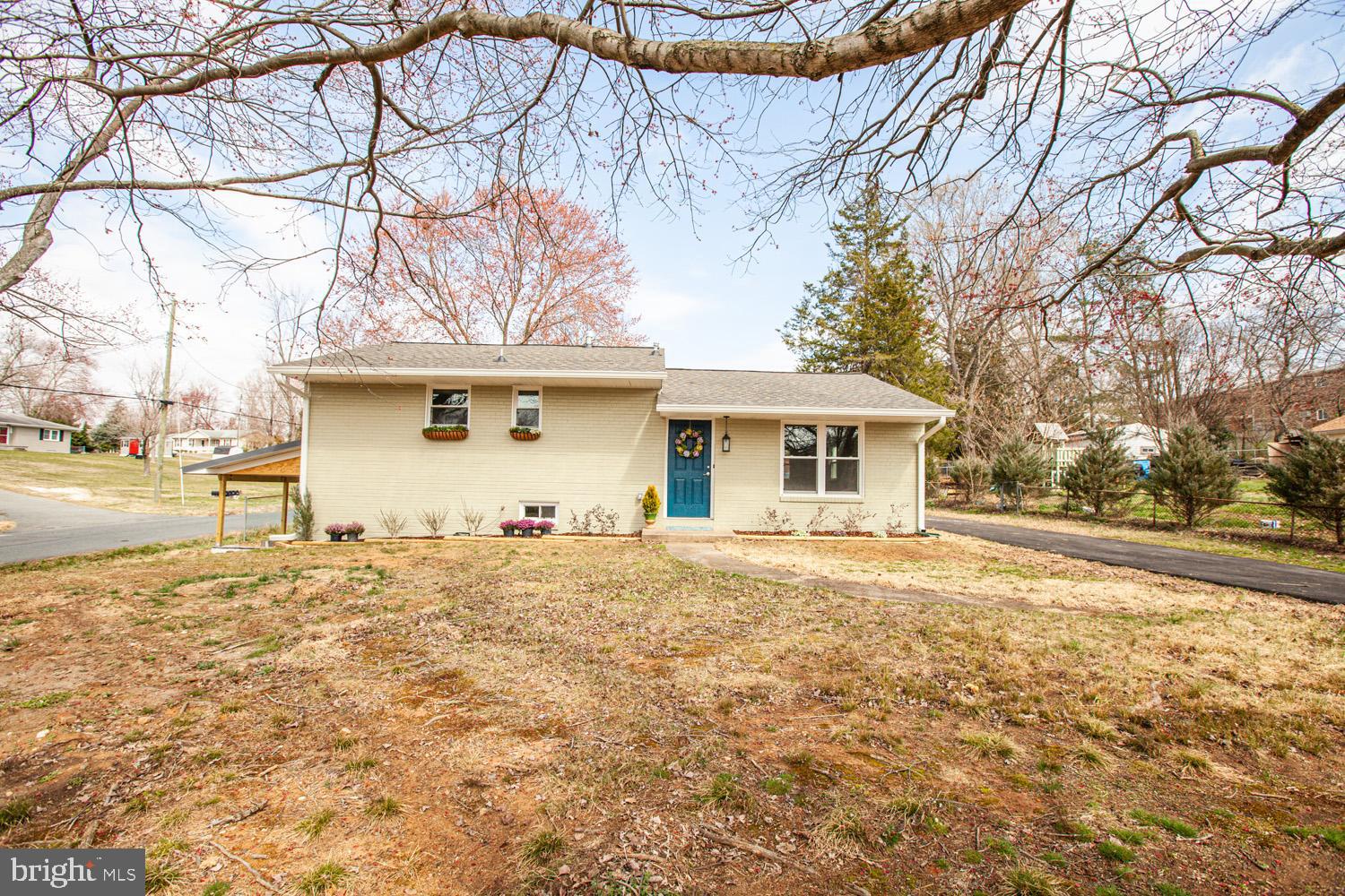 4120 Anderson Road Triangle, VA 22172 - Photo 1 of 30 Welcome home!