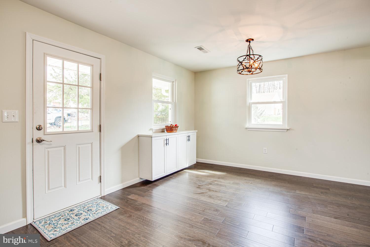 4120 Anderson Road Triangle, VA 22172 - Photo 12 of 30 Kitchen with dining area