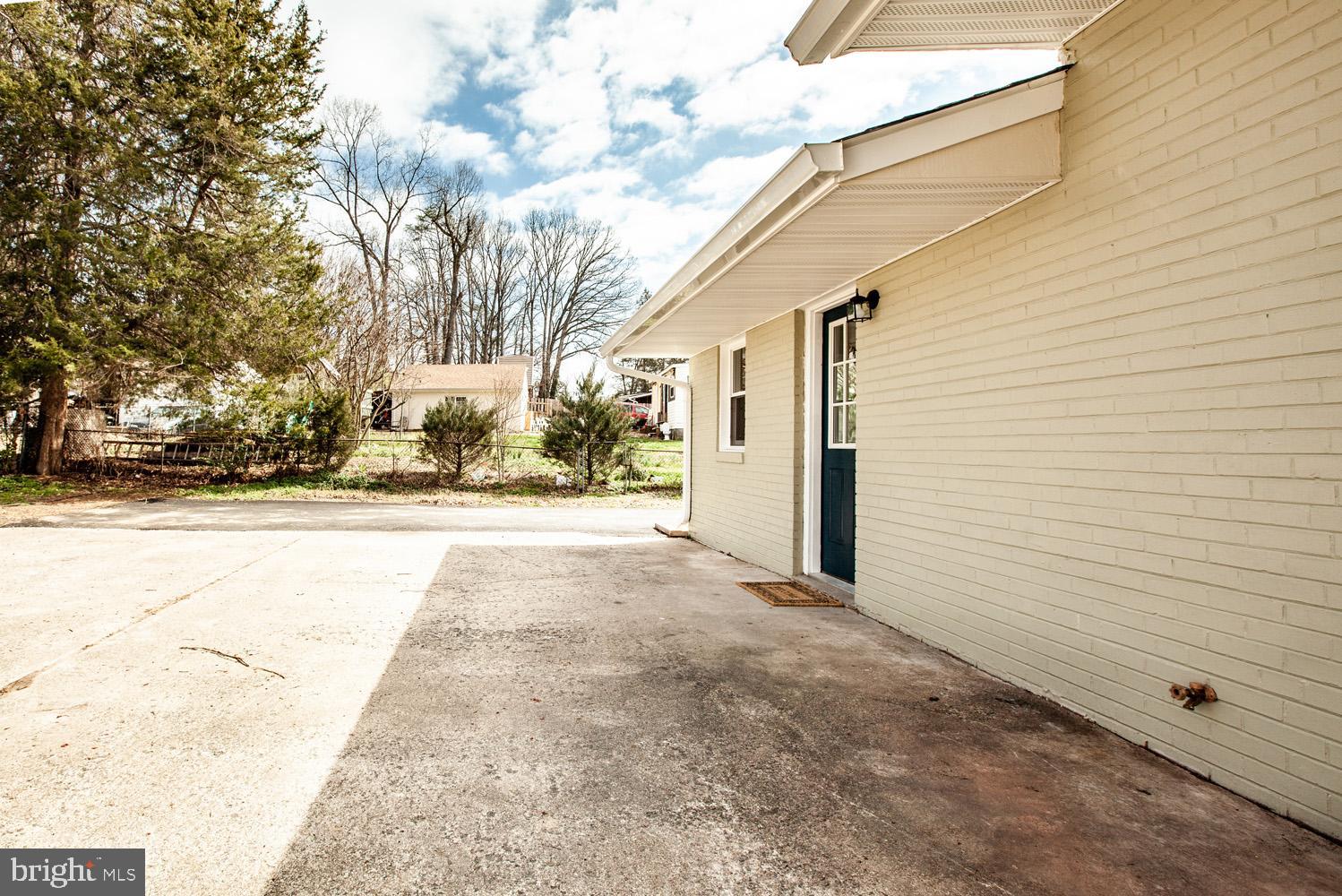 4120 Anderson Road Triangle, VA 22172 - Photo 28 of 30 Rear patio area
