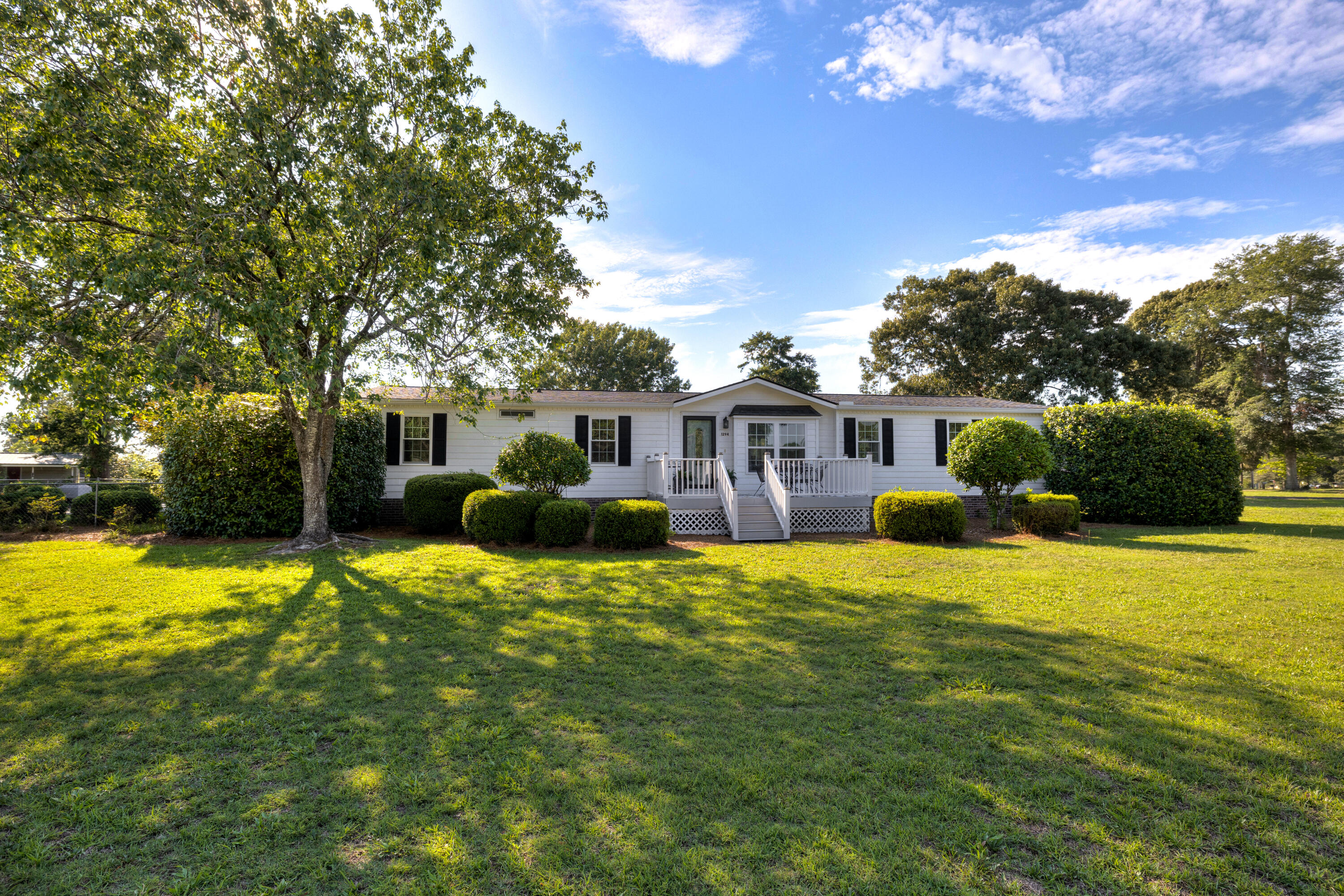 1294 Pond View Road Manning, SC 29102 - Photo 1 of 59
