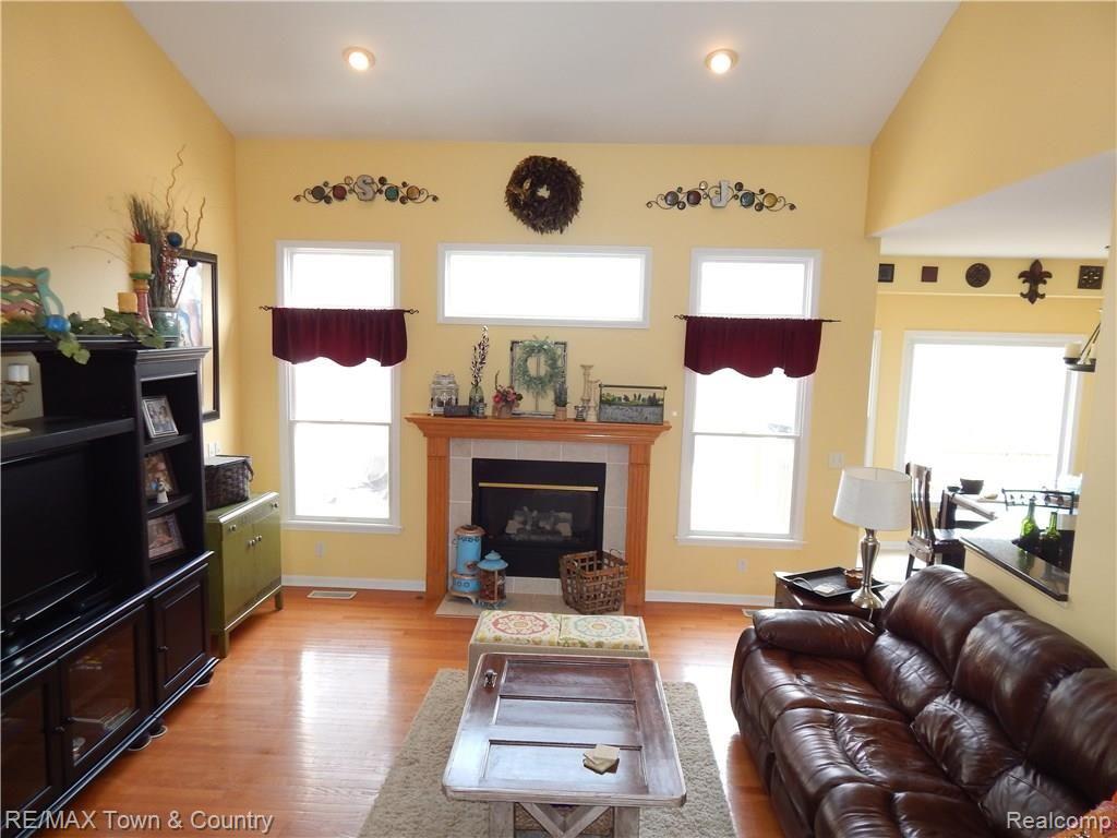 225 Brookside Drive Flushing, MI 48433 - Photo 7 of 60