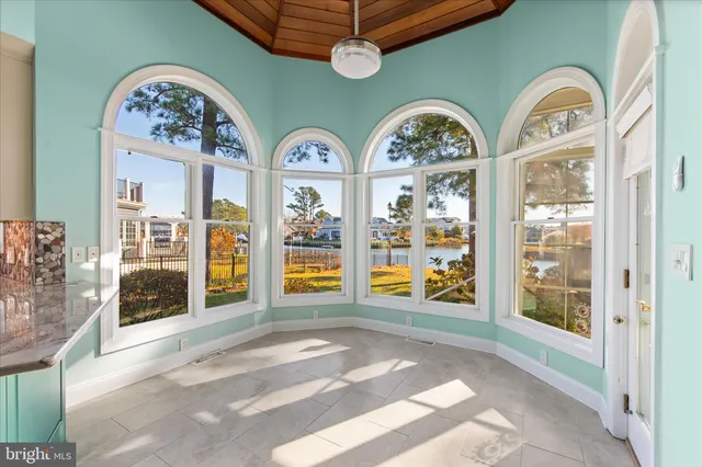 a view of a livingroom with furniture