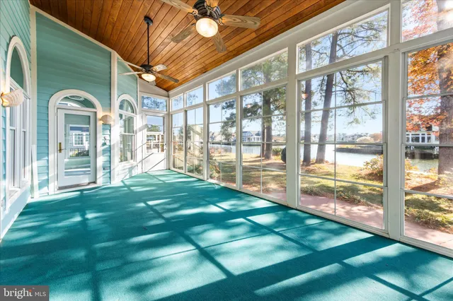 a view of outdoor space yard and porch
