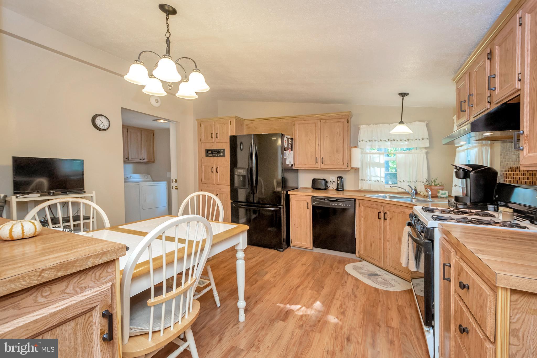 7581 Gold Dale Road Locust Grove, VA 22508 - Photo 9 of 30 Kitchen