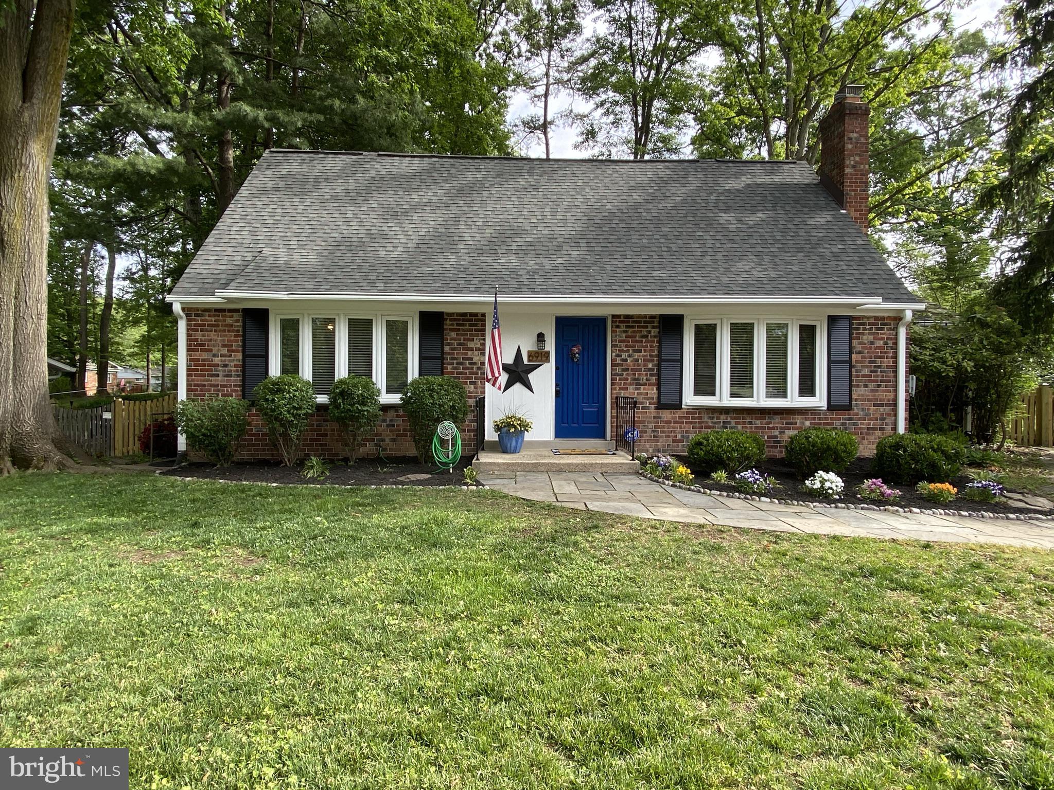 6919 Vancouver Road Springfield, VA 22152 - Photo 24 of 67 Sensational Curb Appeal!