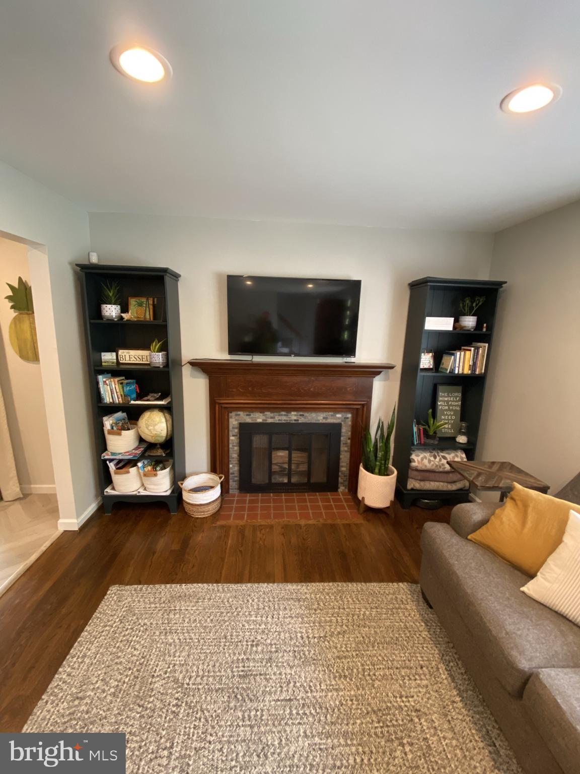 6919 Vancouver Road Springfield, VA 22152 - Photo 37 of 67 Wood Fireplace just inspected and Cleaned!
