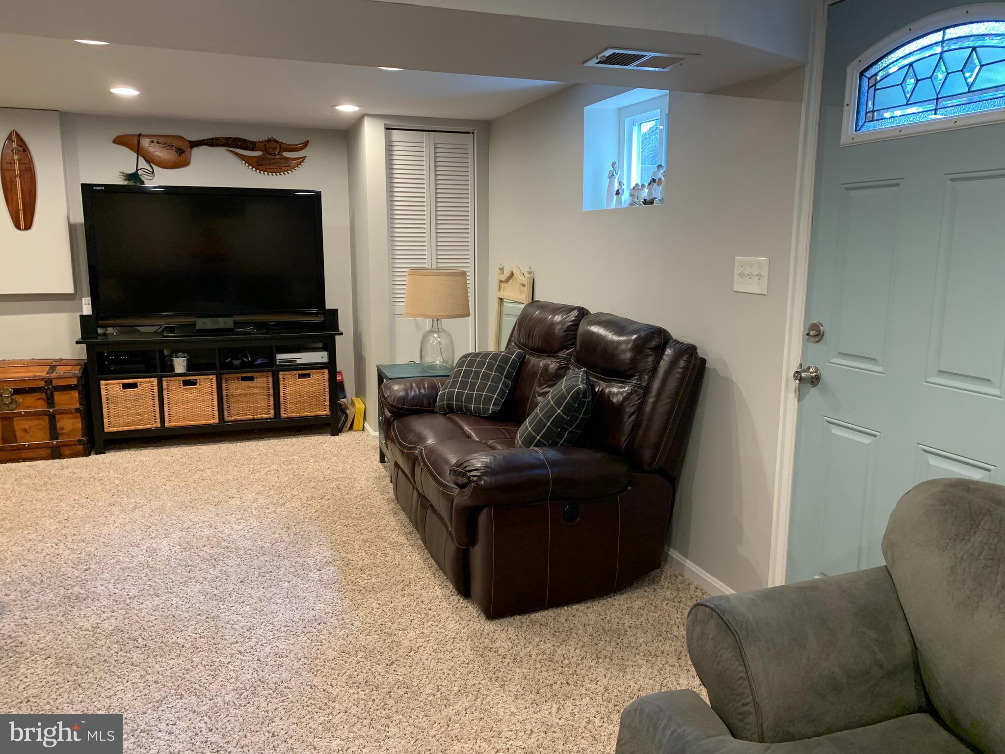 6919 Vancouver Road Springfield, VA 22152 - Photo 62 of 67 Walk-up Access to Outside!