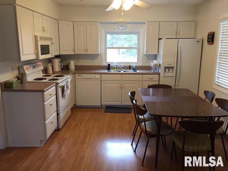 605 Charles Road Carbondale, IL 62901 - Photo 6 of 19