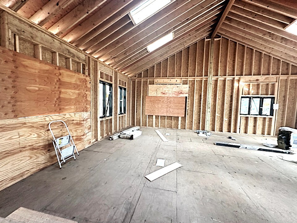 911 Glenbard Road Glen Ellyn, IL 60137 - Photo 2 of 7 a view of an empty room