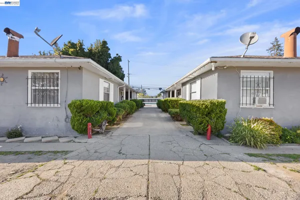 $949,000 | 2218 82nd Avenue, Oakland, CA 94605