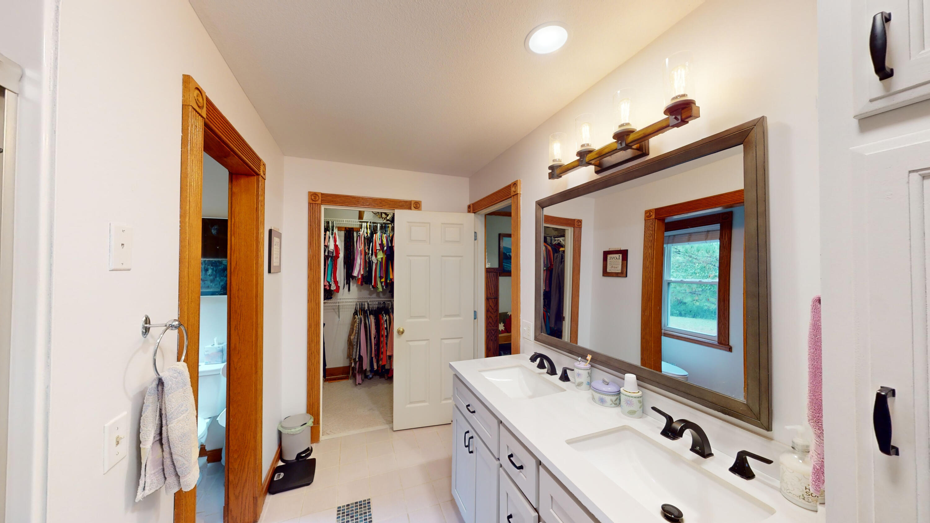 1434 Cranmore Cove Road Dayton, TN 37321 - Photo 24 of 73 15-Master Bathroom 1.5