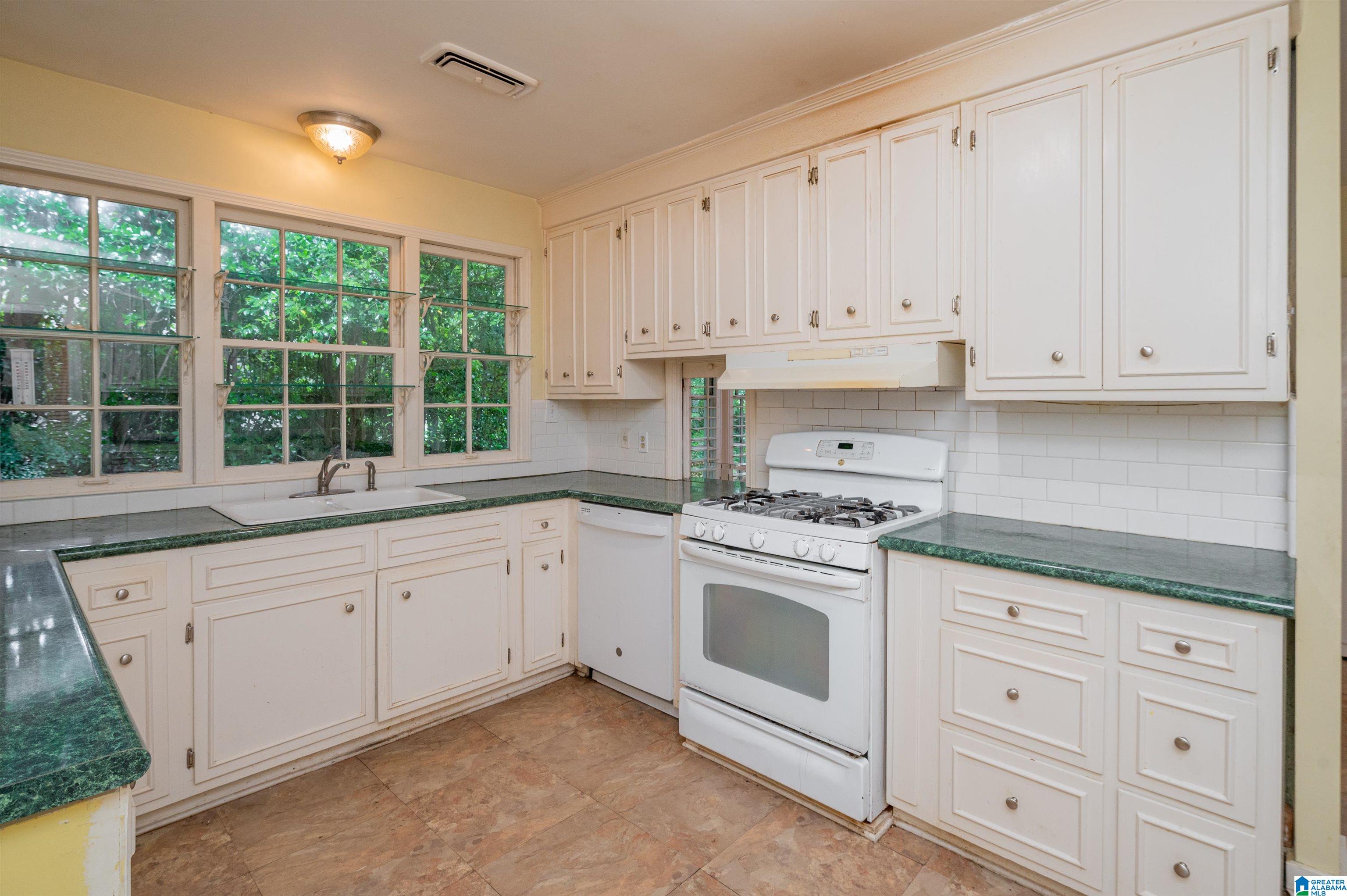 24 Beechwood Road Birmingham, AL 35213 - Photo 12 of 30 Gallery Image 12