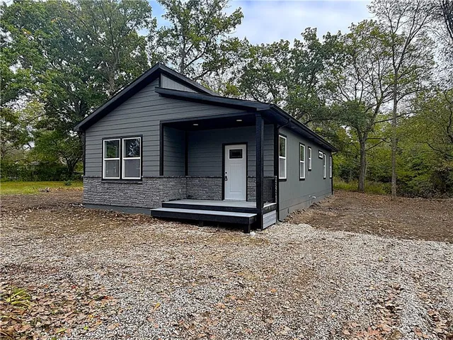 $250,000 | 100 A Street, Creighton, MO 64739