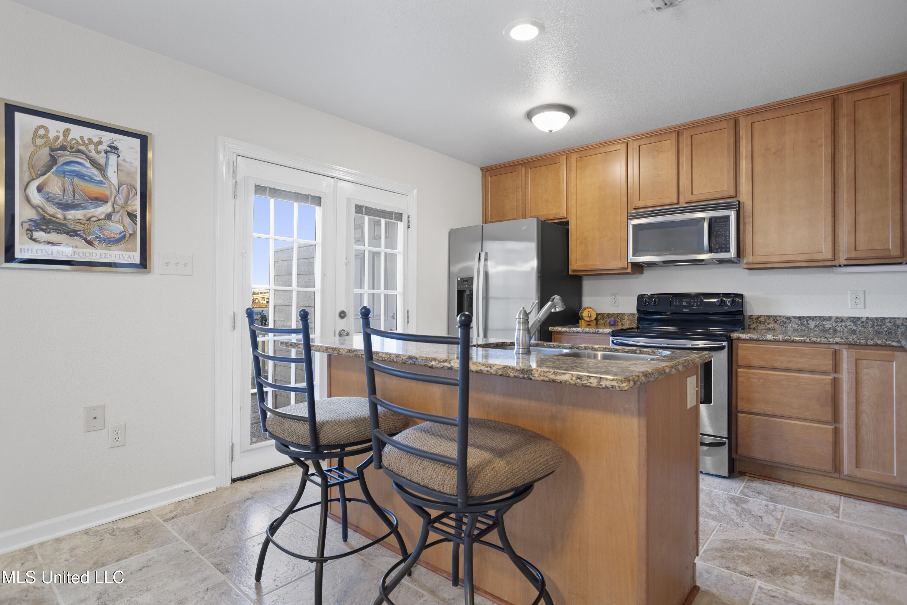 495 Old Popp's Ferry Road, Unit 25 Biloxi, MS 39531 - Photo 14 of 58 Kitchen